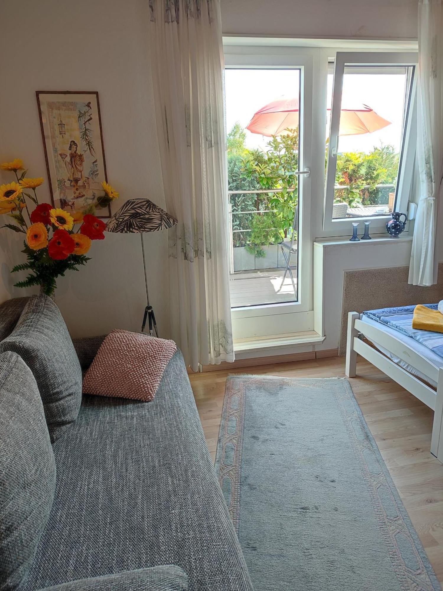 Einzimmerwohnung B und E Meckenbeuren Exterior foto